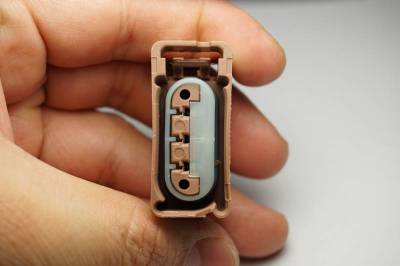 Connector - FRONT View - The side that will first make contact with the component
