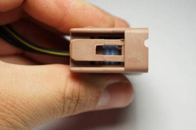 Connector - Top View - Where the release/disconnect tab is locate.